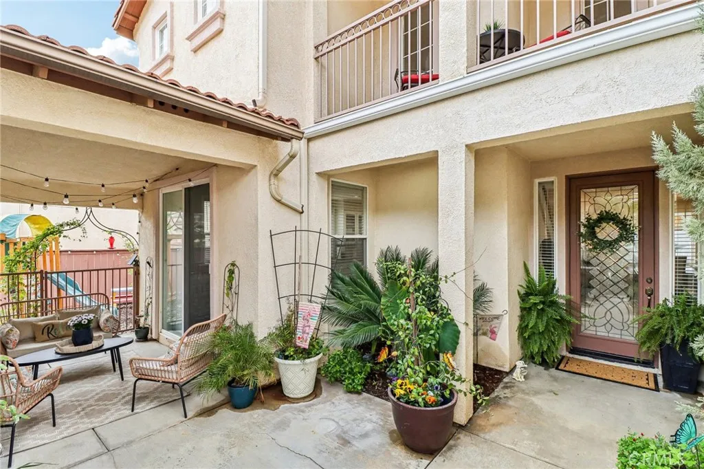 25 Vista Toscana, Lake Elsinore, California 92532 home-pic-4