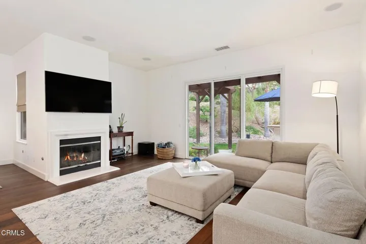 7-web-or-mls-07 - Family Room