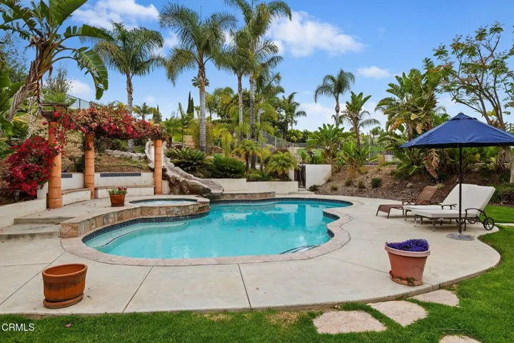 25-web-or-mls-25 - Swimming Pool