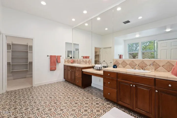 14-web-or-mls-14 - Primary Bathroom