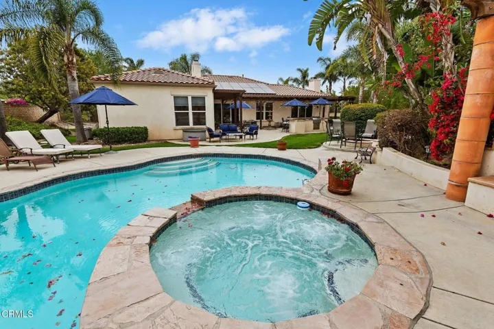 28-web-or-mls-28 - Swimming Pool