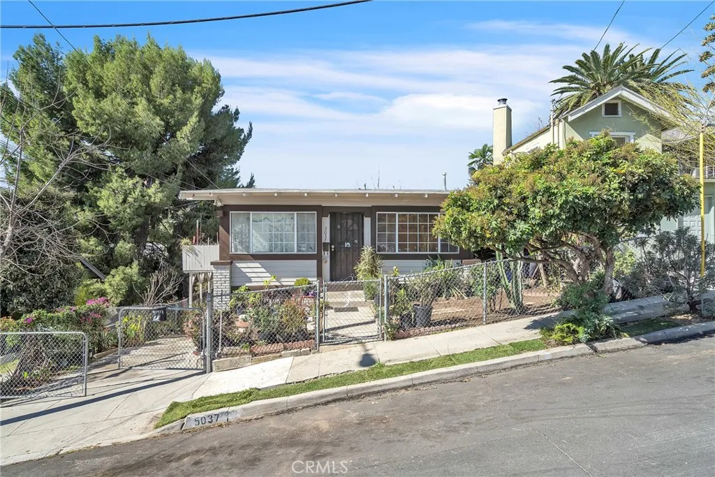 5037 Montezuma Street, Los Angeles, California 90042 home-pic-1