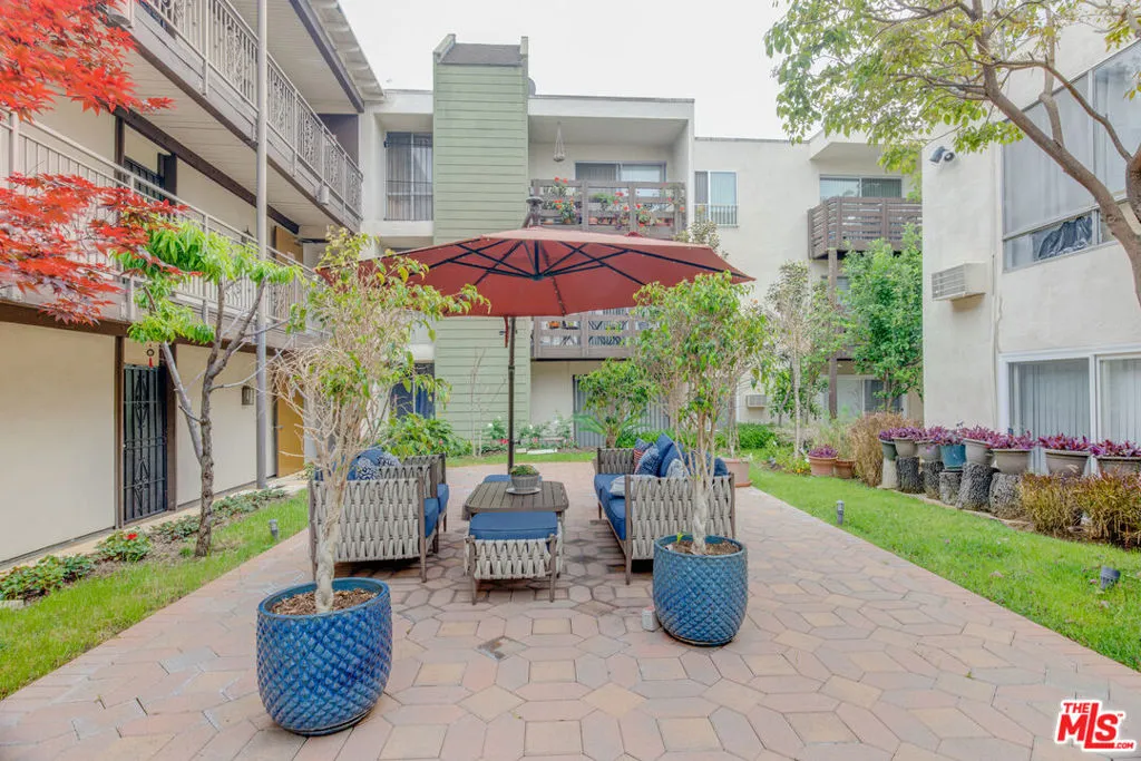 525 S Ardmore Avenue 121, Los Angeles, California 90020 home-pic-22