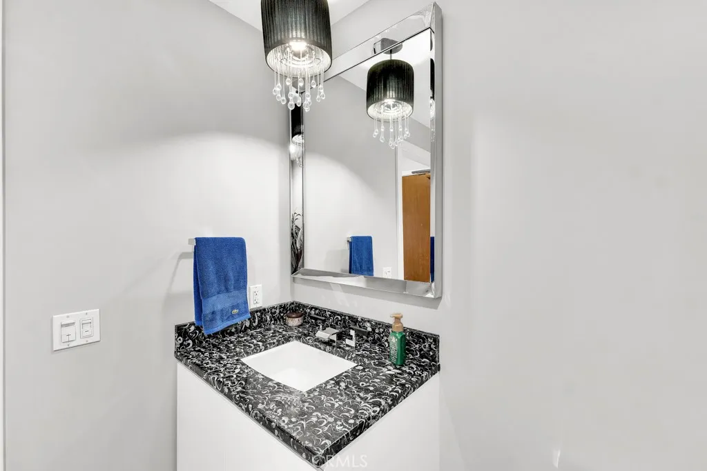 900 W Olympic Boulevard 33e, Los Angeles, California 90015 home-pic-24