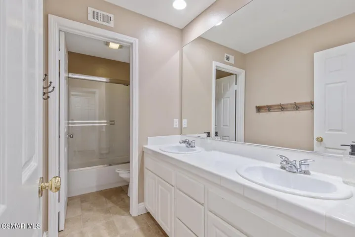 115 Via Escondido Thousand-large-030-011