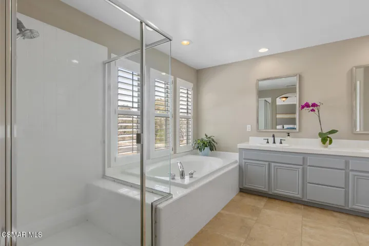 115 Via Escondido Thousand-large-035-031