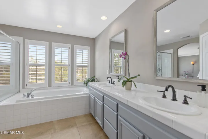 115 Via Escondido Thousand-large-037-040
