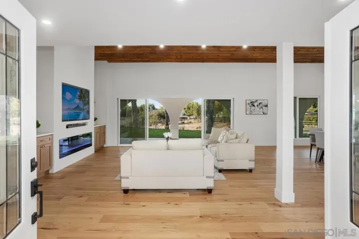 7234 Via Mariposa Sur, Bonsall, California 92003