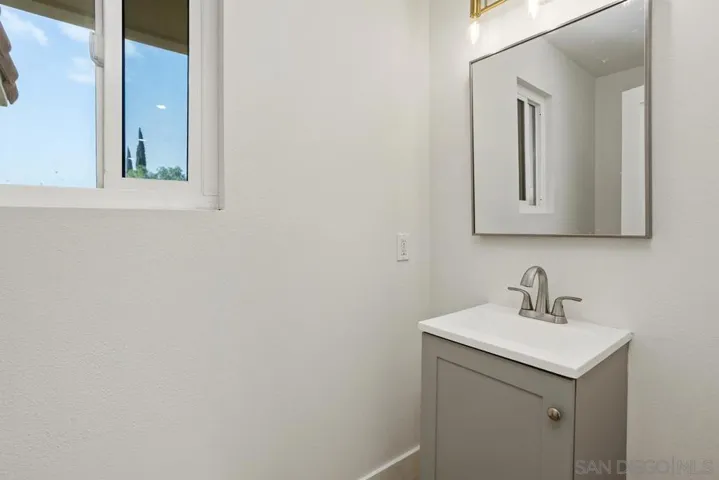 7234 Via Mariposa Sur, Bonsall, California 92003