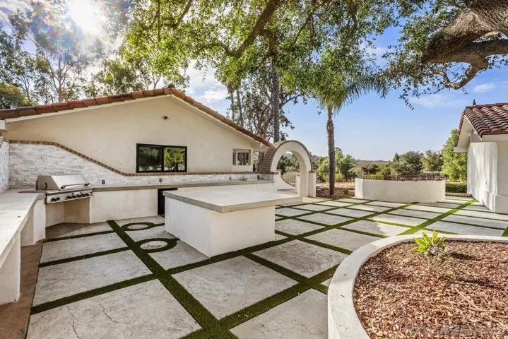 7234 Via Mariposa Sur, Bonsall, California 92003