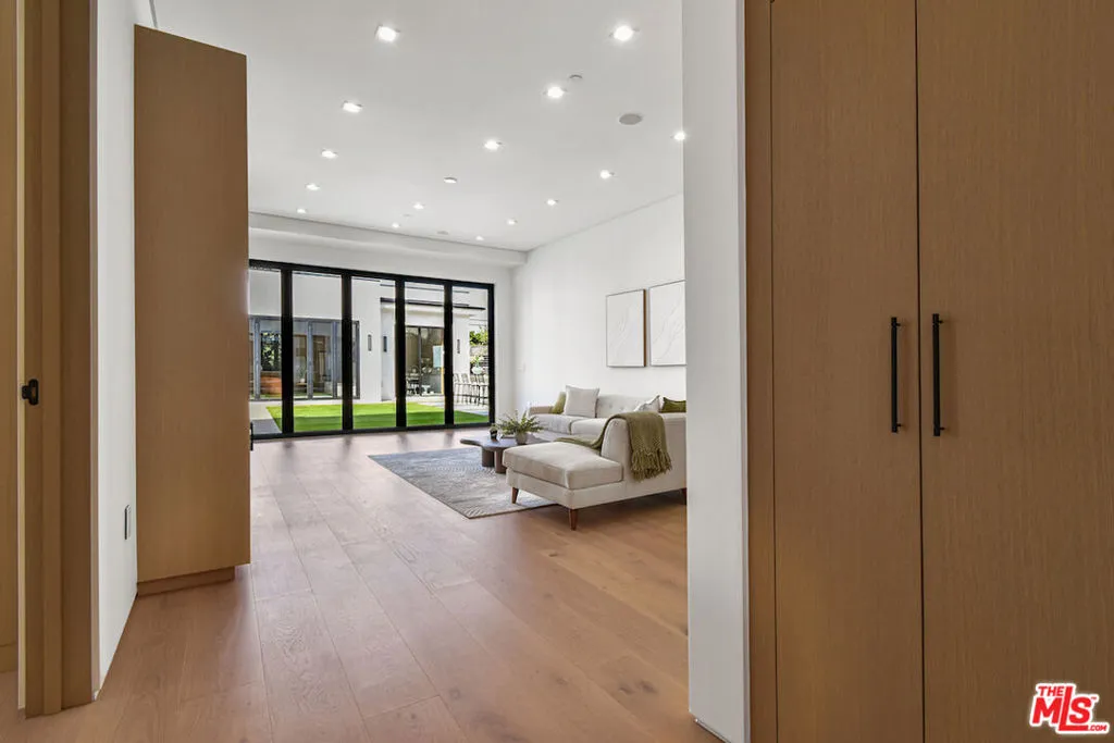 13015 Greenleaf Street, Studio City, California 91604 home-pic-14