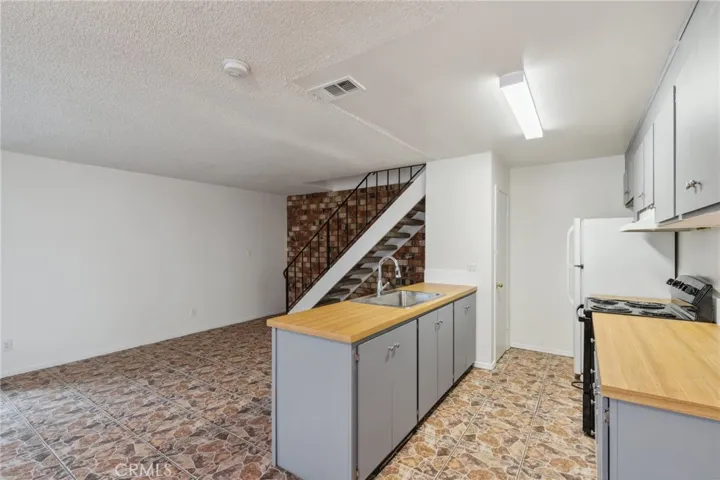 4969 N Holt Avenue 103, Fresno, California 93705