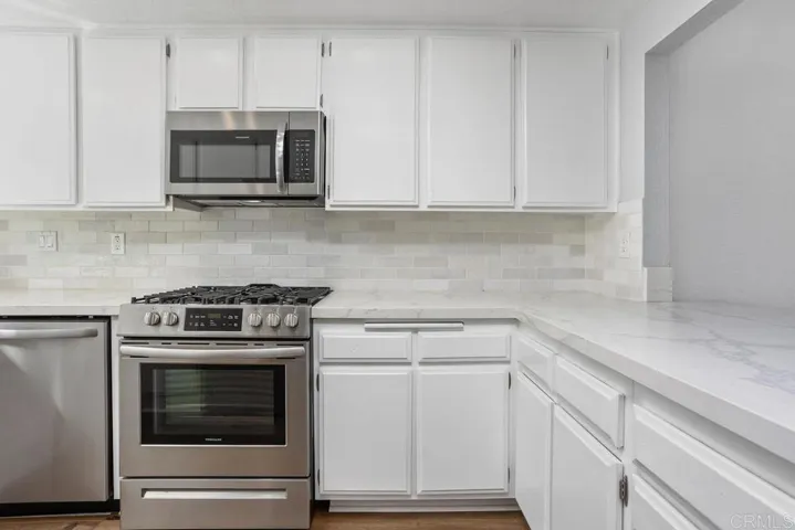1020 Brewley Lane, Vista, California 92081