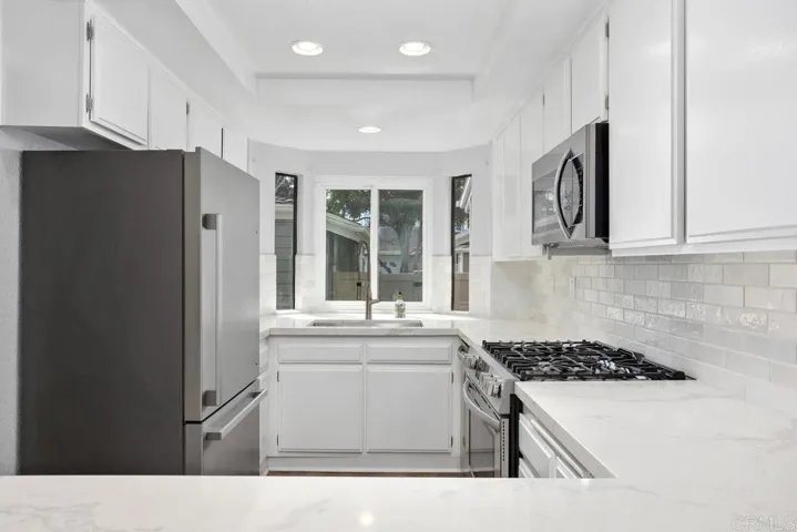 1020 Brewley Lane, Vista, California 92081