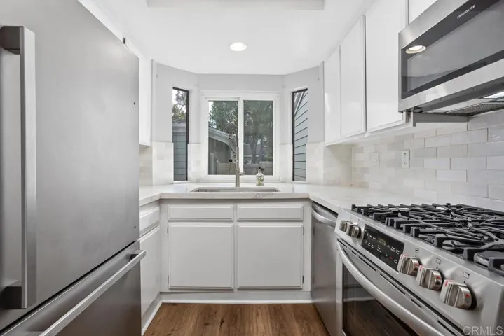 1020 Brewley Lane, Vista, California 92081