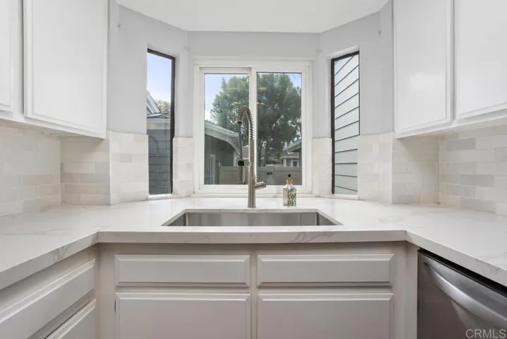 1020 Brewley Lane, Vista, California 92081
