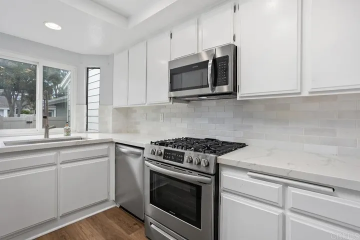 1020 Brewley Lane, Vista, California 92081
