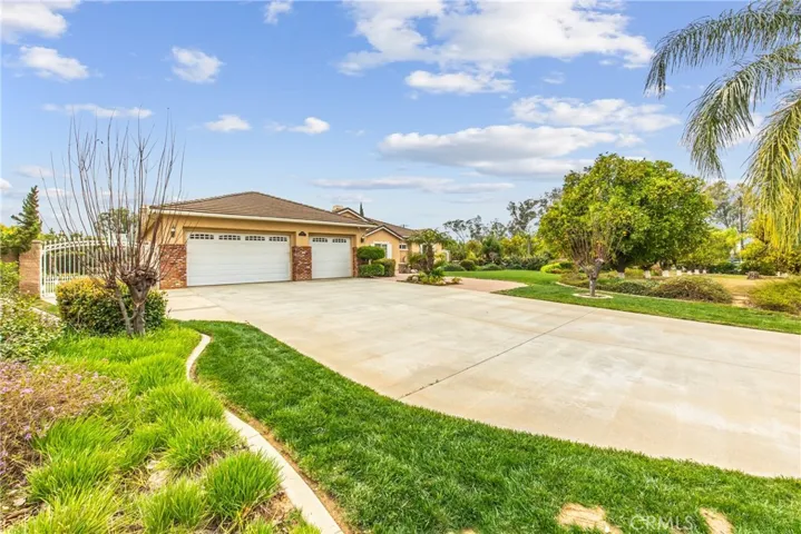 18019 Twin Lakes Drive, Riverside, California 92508