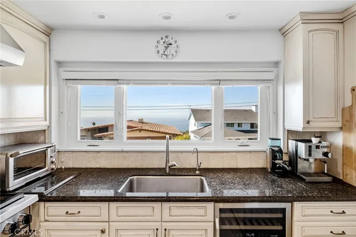 28060 Lobrook Drive, Rancho Palos Verdes, California 90275