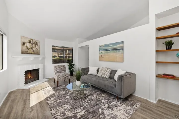 8356 Via Sonoma D, La Jolla, California 92037