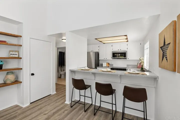 8356 Via Sonoma D, La Jolla, California 92037
