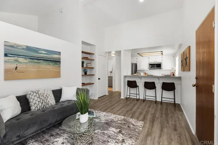 8356 Via Sonoma D, La Jolla, California 92037