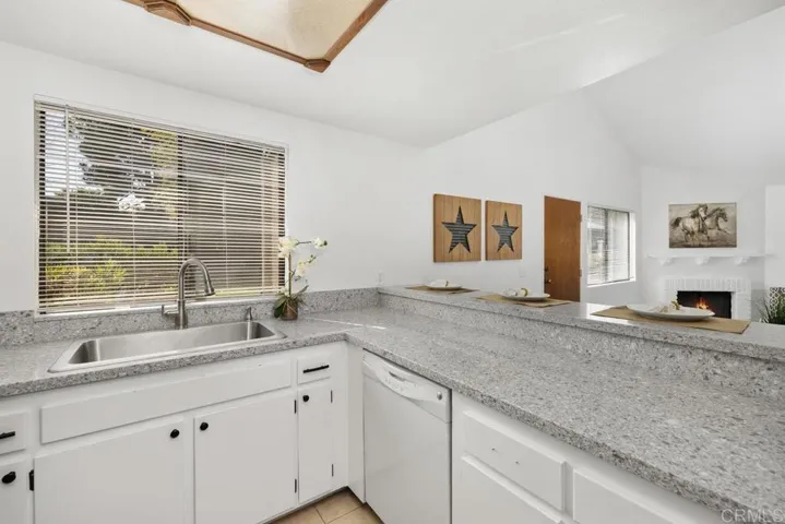 8356 Via Sonoma D, La Jolla, California 92037