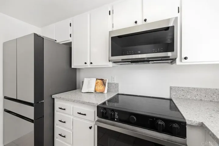 8356 Via Sonoma D, La Jolla, California 92037