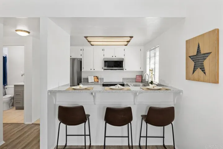 8356 Via Sonoma D, La Jolla, California 92037