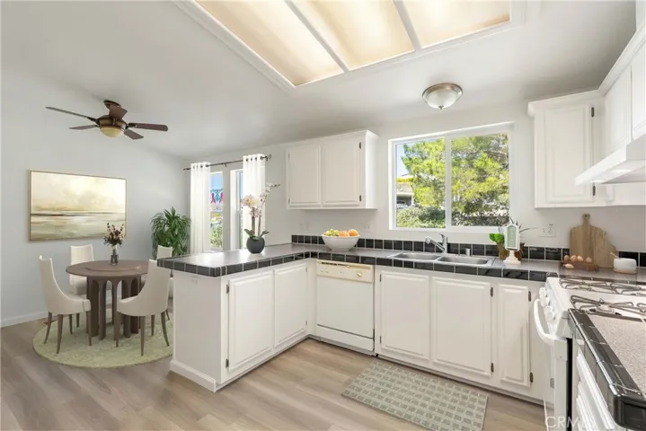 Very spacious kitchen and eat-in area (virtually staged)