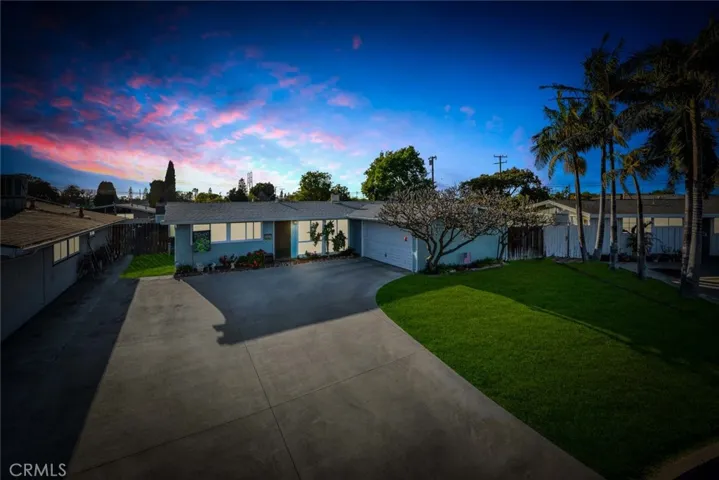 WELCOME TO 11561 ALE, LN. PERFECTLY POSITIONED ON A HUGE CUL-DE-SAC LOT!