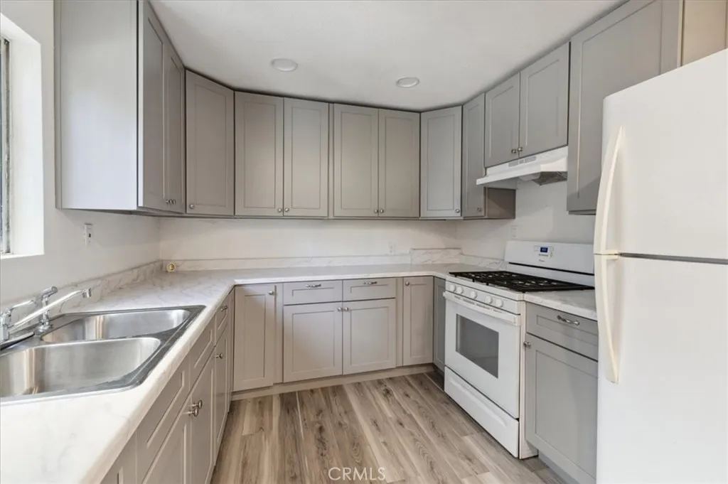 818 Record Avenue, East Los Angeles, California 90063, 2 Bedrooms Bedrooms, ,1 BathroomBathrooms,Residential,For Sale,Record,SR25049686