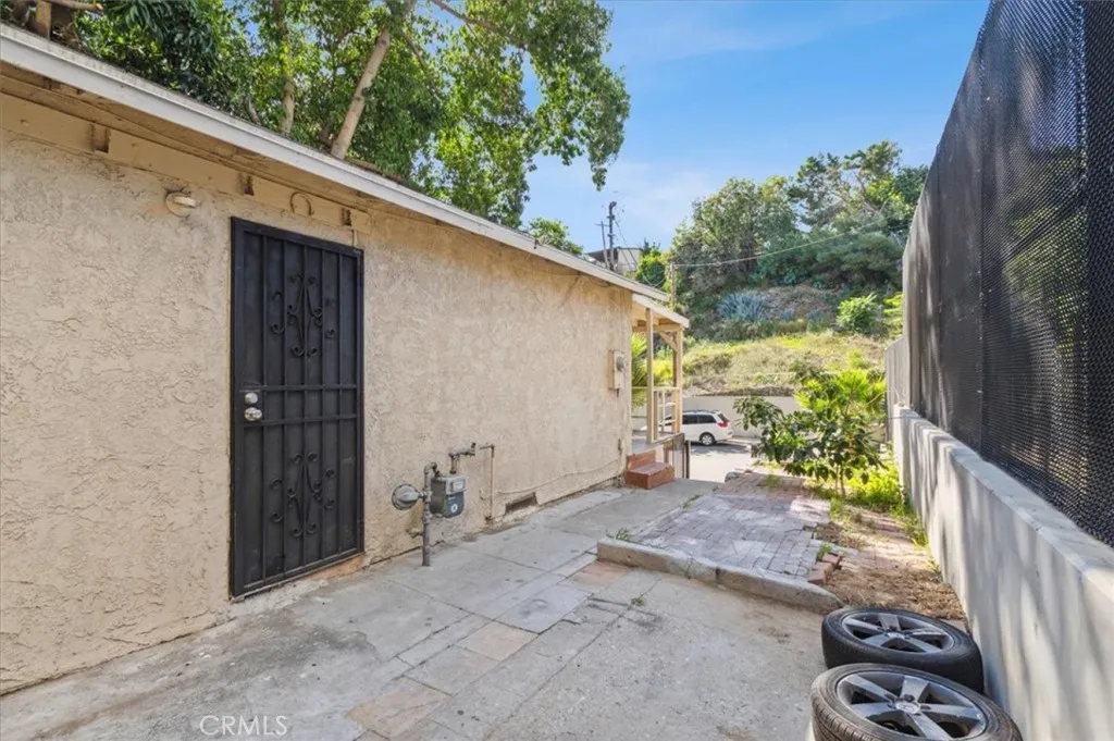 818 Record Avenue, East Los Angeles, California 90063 home-pic-5