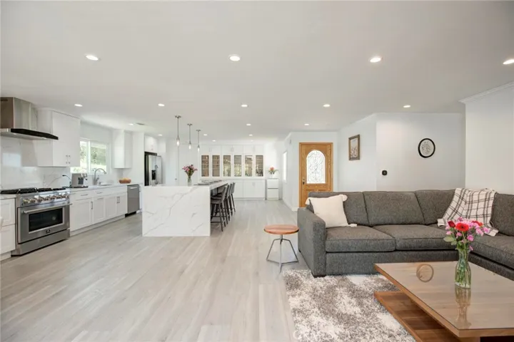 6633 Abbottswood Drive, Rancho Palos Verdes, California 90275