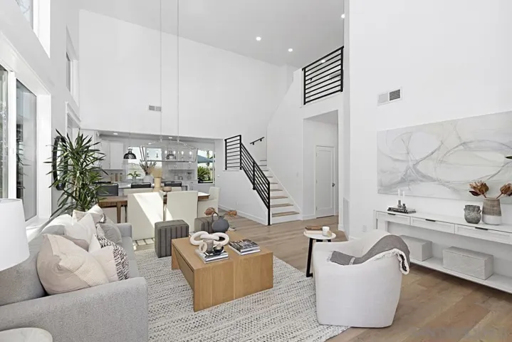 10670 Vista Del Agua Way, San Diego, California 92121