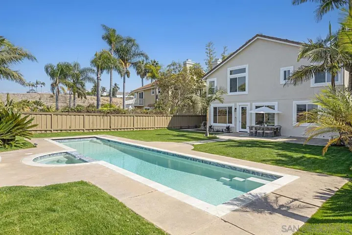 10670 Vista Del Agua Way, San Diego, California 92121