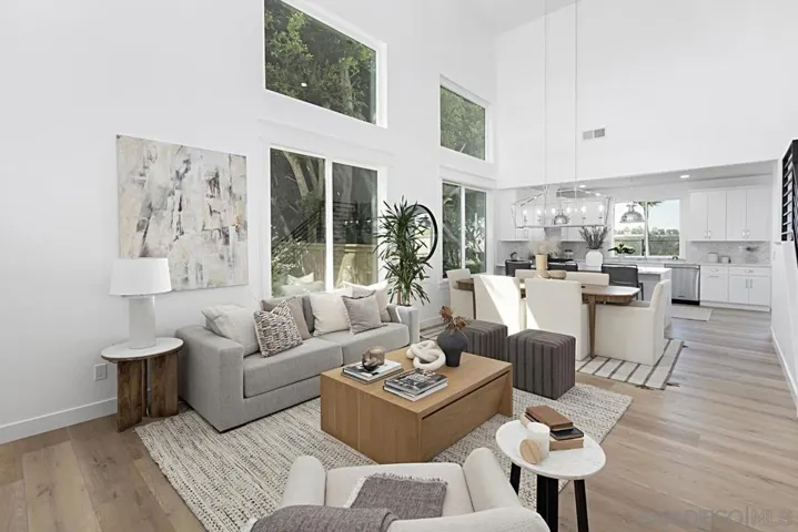 10670 Vista Del Agua Way, San Diego, California 92121