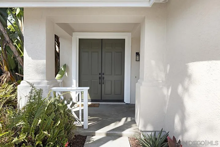 10670 Vista Del Agua Way, San Diego, California 92121