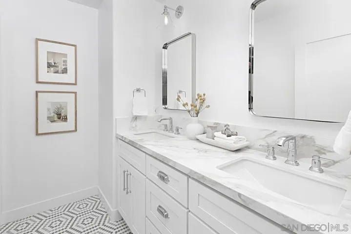 10670 Vista Del Agua Way, San Diego, California 92121