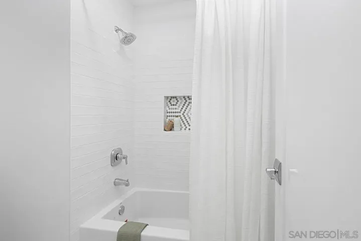 10670 Vista Del Agua Way, San Diego, California 92121