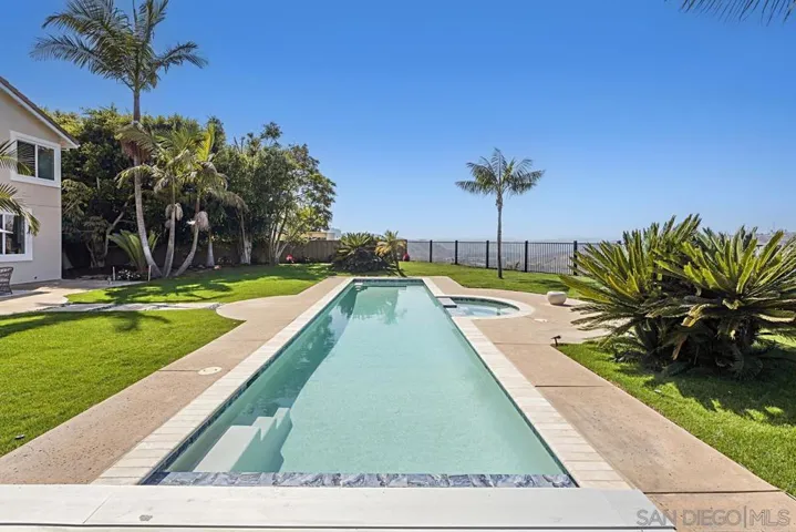 10670 Vista Del Agua Way, San Diego, California 92121