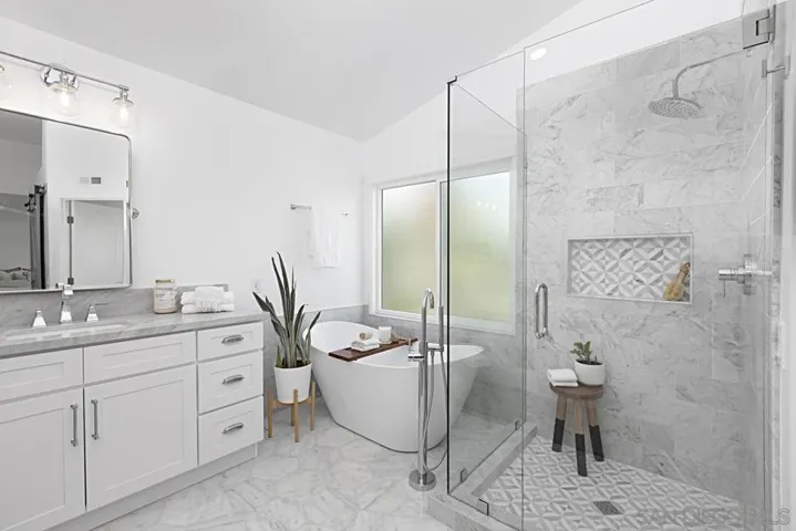 10670 Vista Del Agua Way, San Diego, California 92121