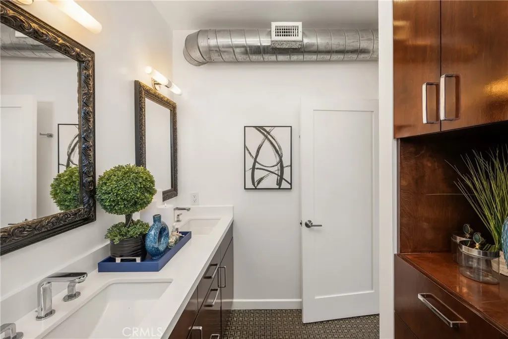 660 N Sweetzer Avenue 302, Los Angeles, California 90048 home-pic-47