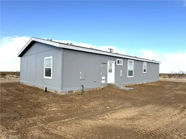 14480 Campanula Road, Phelan, California 92371