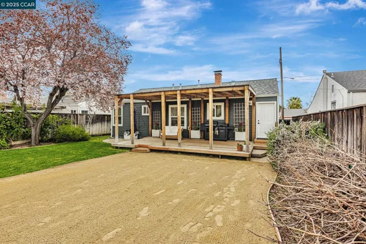 1945 Locust St, Livermore, California 94551