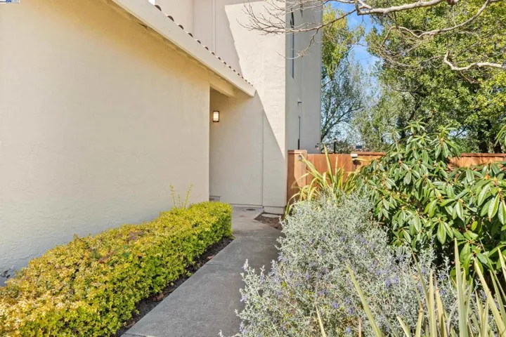 19007 Mount Hood Way, Castro Valley, California 94552