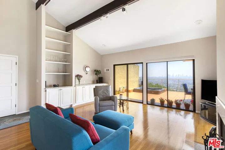 2967 Glendower Avenue, Los Angeles, California 90027