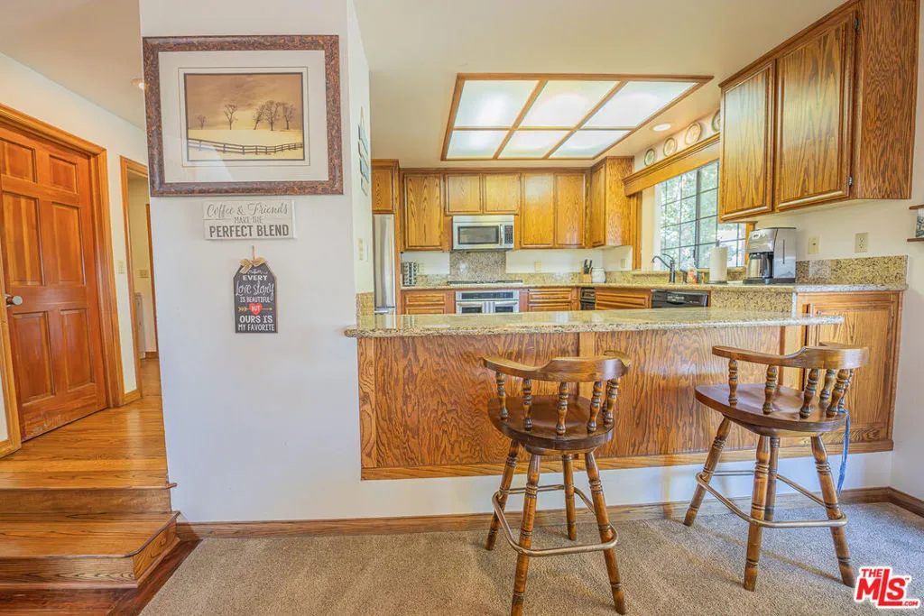 676 Zurich Drive, Lake Arrowhead, California 92352 home-pic-25