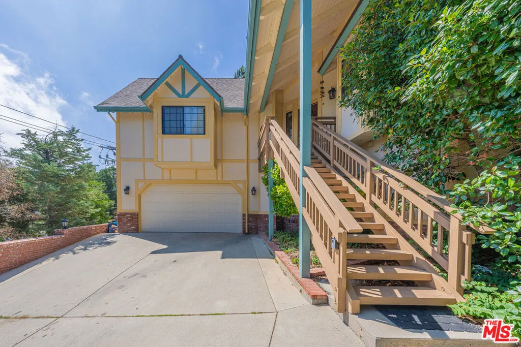 676 Zurich Drive, Lake Arrowhead, California 92352 home-pic-3