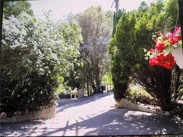 Entrance to Driveway
